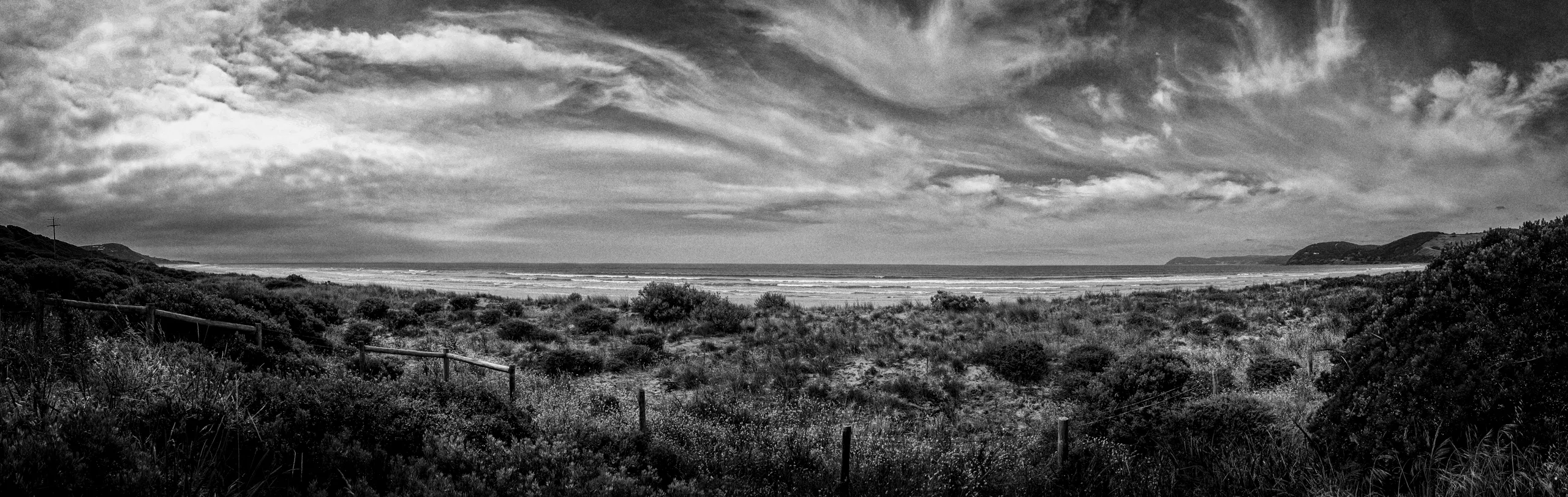 Crows Nest — panoramic horizon, photograph by Andras Ikladi