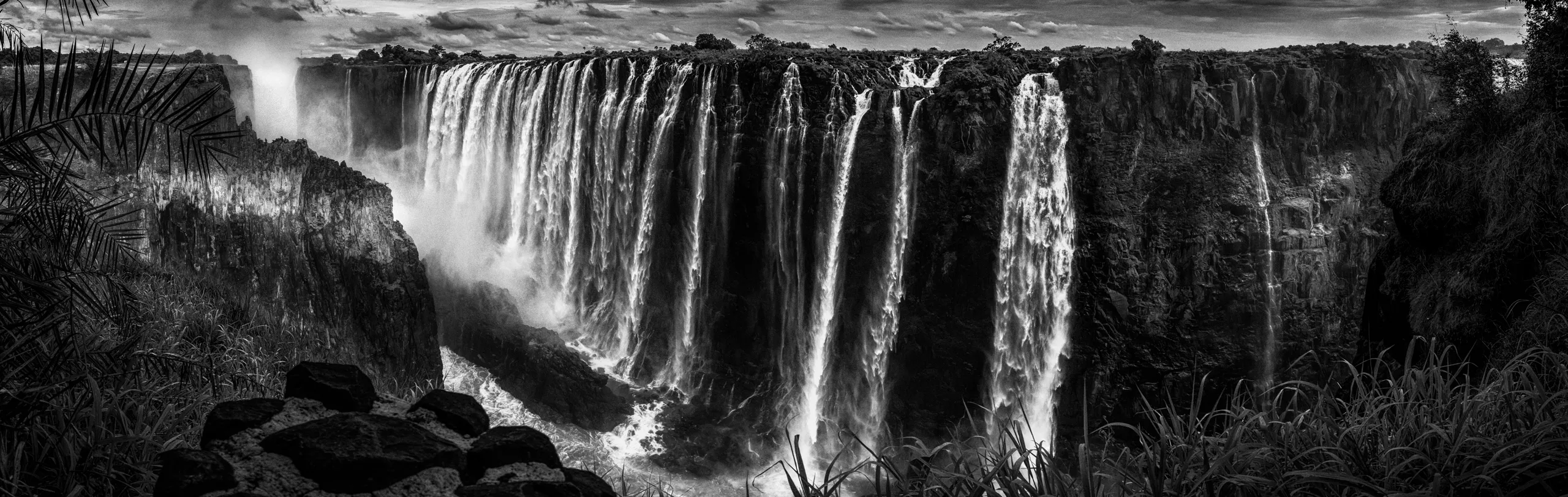 Crows Nest — panoramic horizon, photograph by Andras Ikladi
