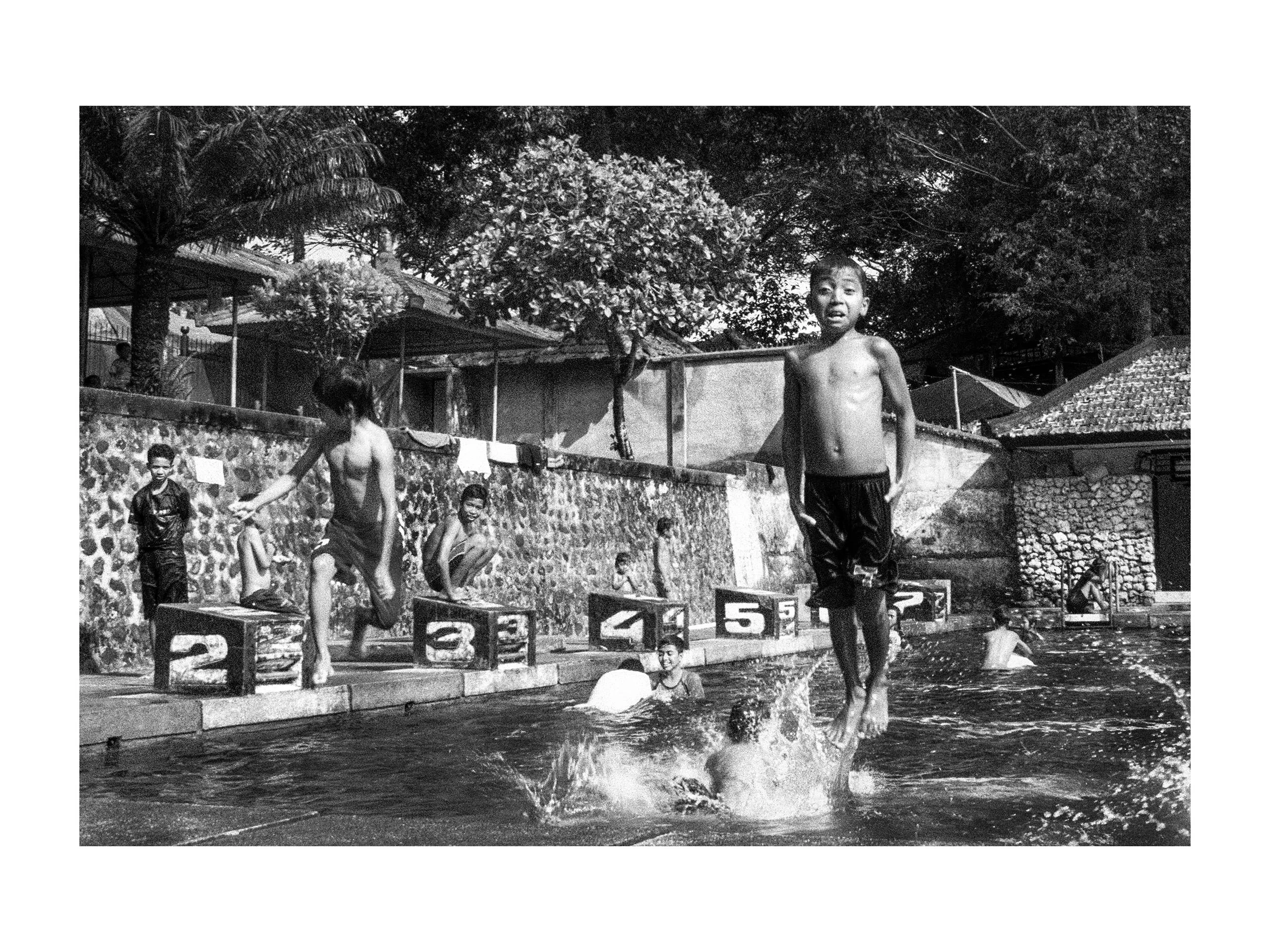 The Floating World — photograph by Andras Ikladi, 2015