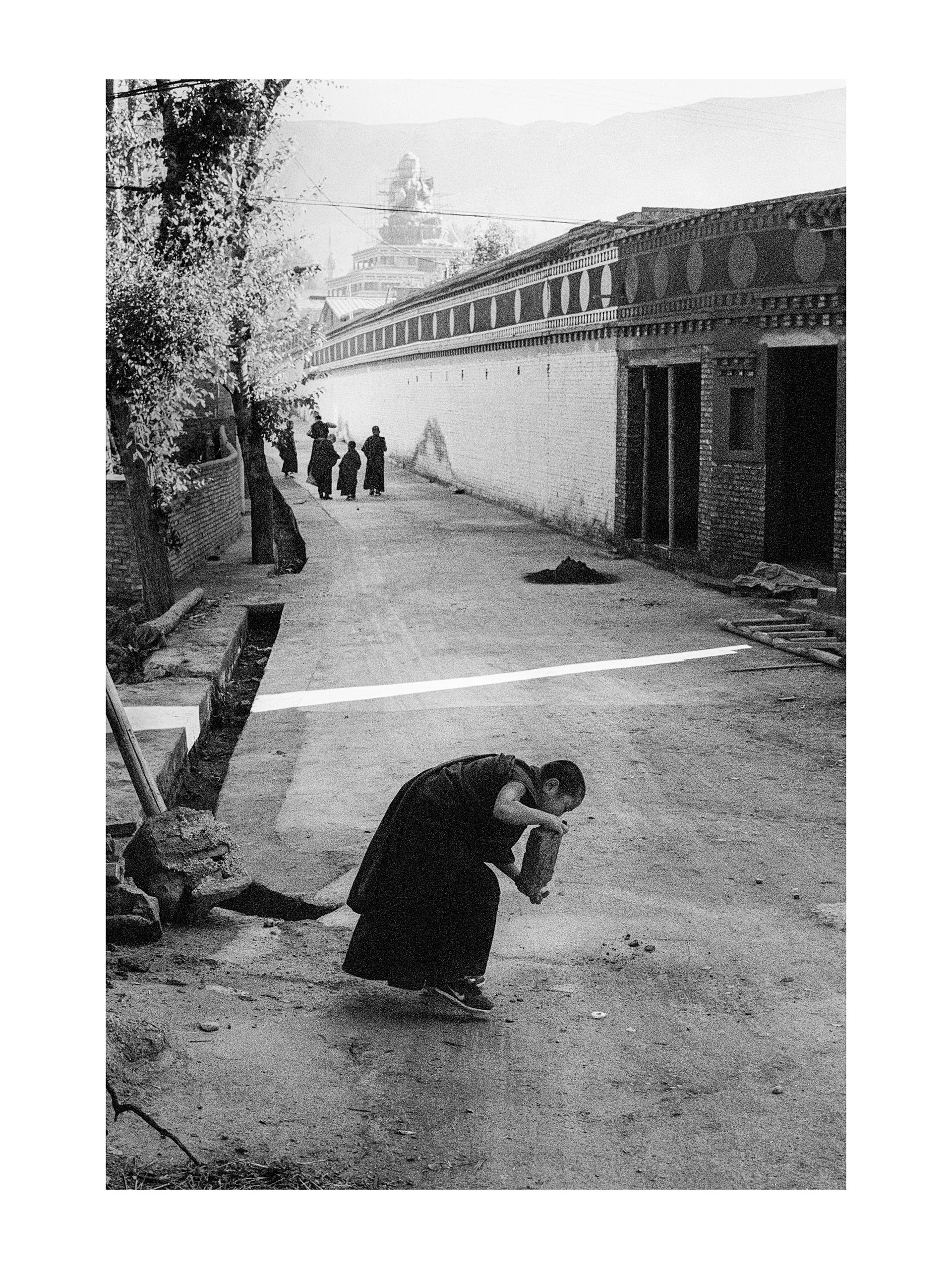 The Floating World — photograph by Andras Ikladi, 2015