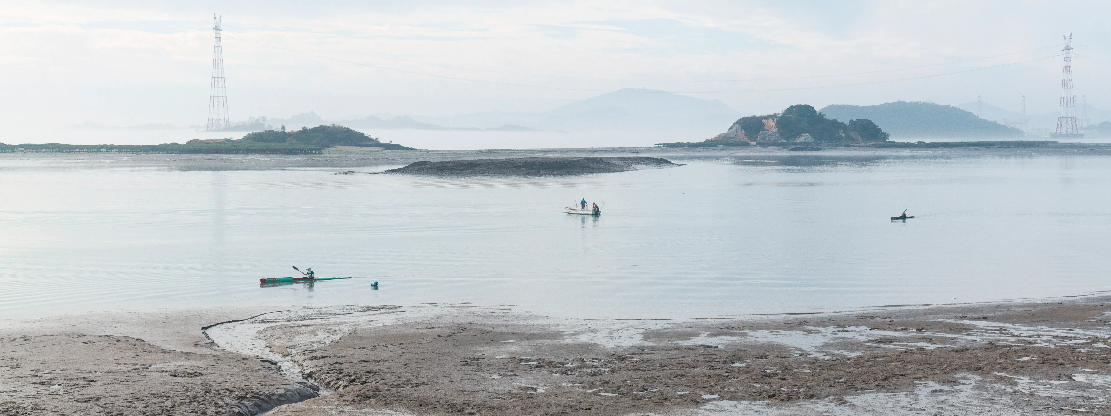 The Strip — Xiamen coastal edge, photograph by Andras Ikladi, 2021