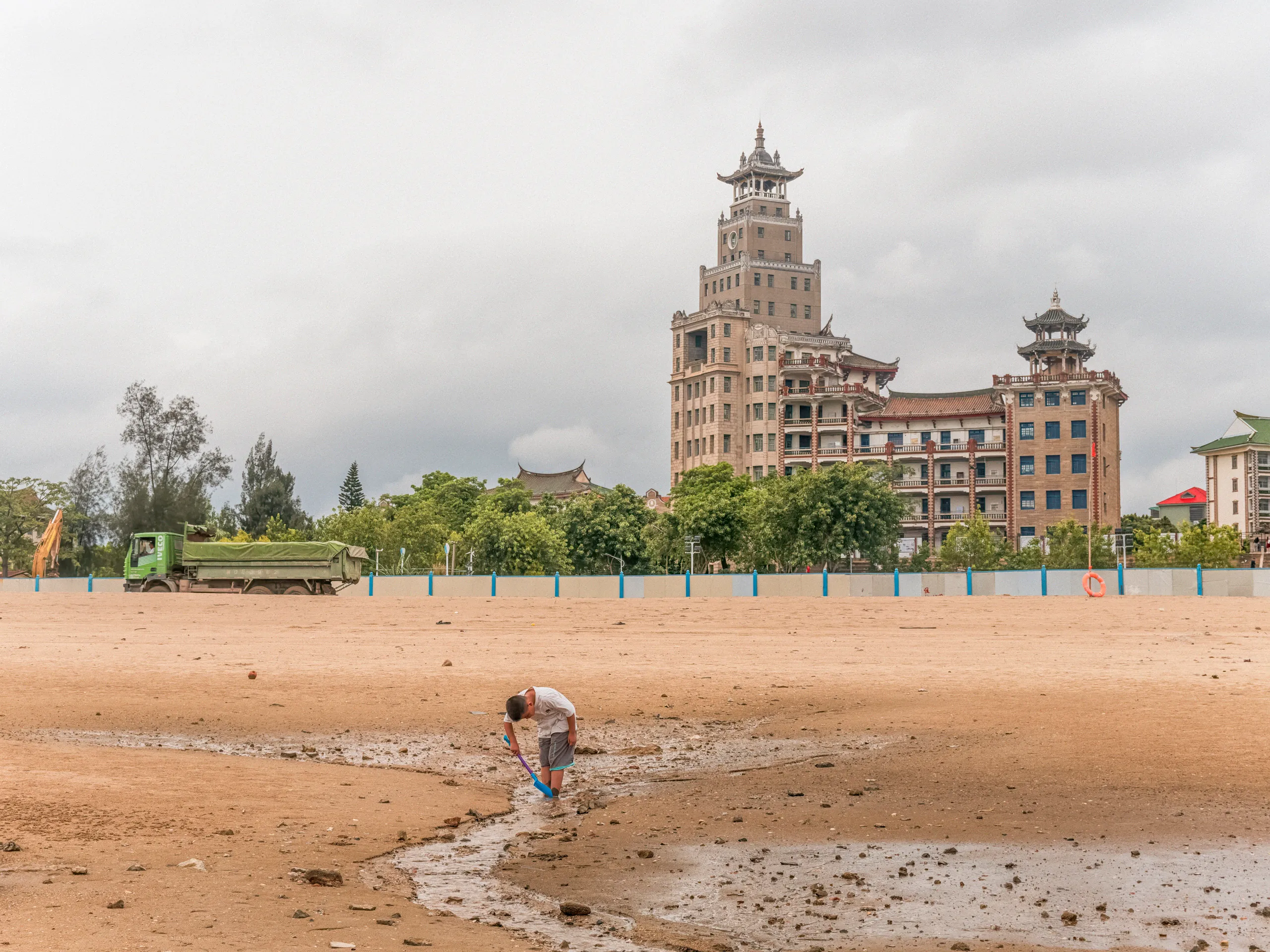 The Strip: On Temporary Grounds — tidal flats in Xiamen, photograph by Andras Ikladi
