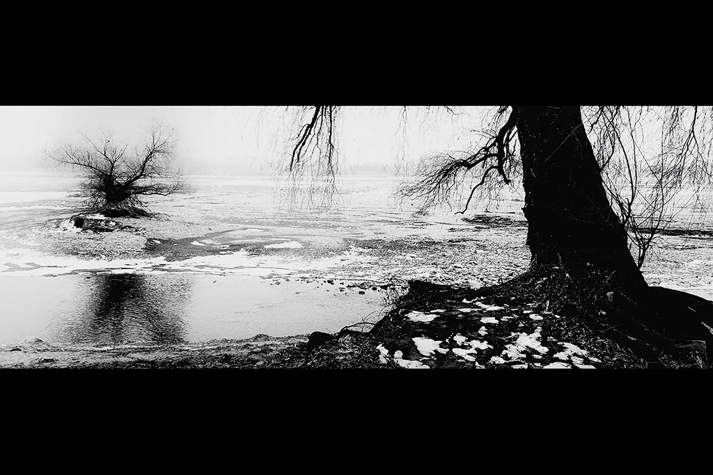 Undercurrents photography series by Andras Ikladi — HunHe River