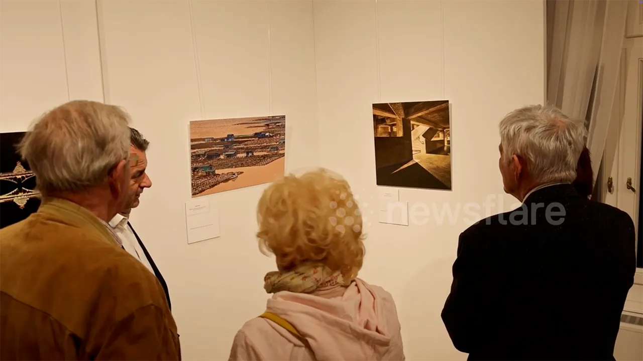 Láncszemek — installation view, Chinese Cultural Center, Budapest, 2024