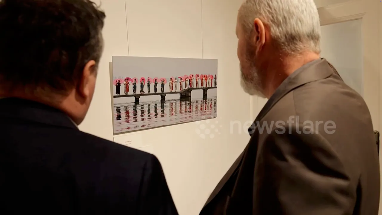 Láncszemek — installation view, Chinese Cultural Center, Budapest, 2024