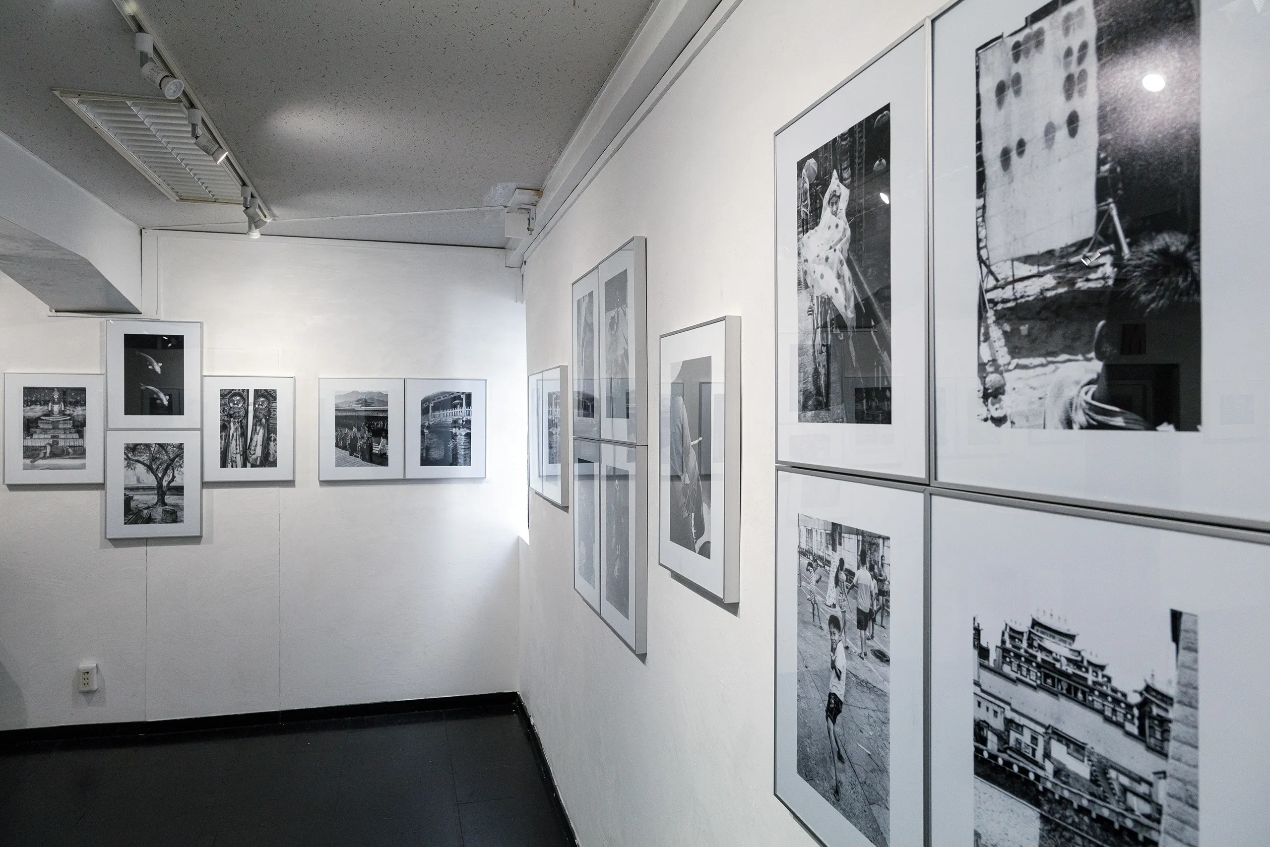 The Floating World — installation view at Place M Gallery, Tokyo, February 2026