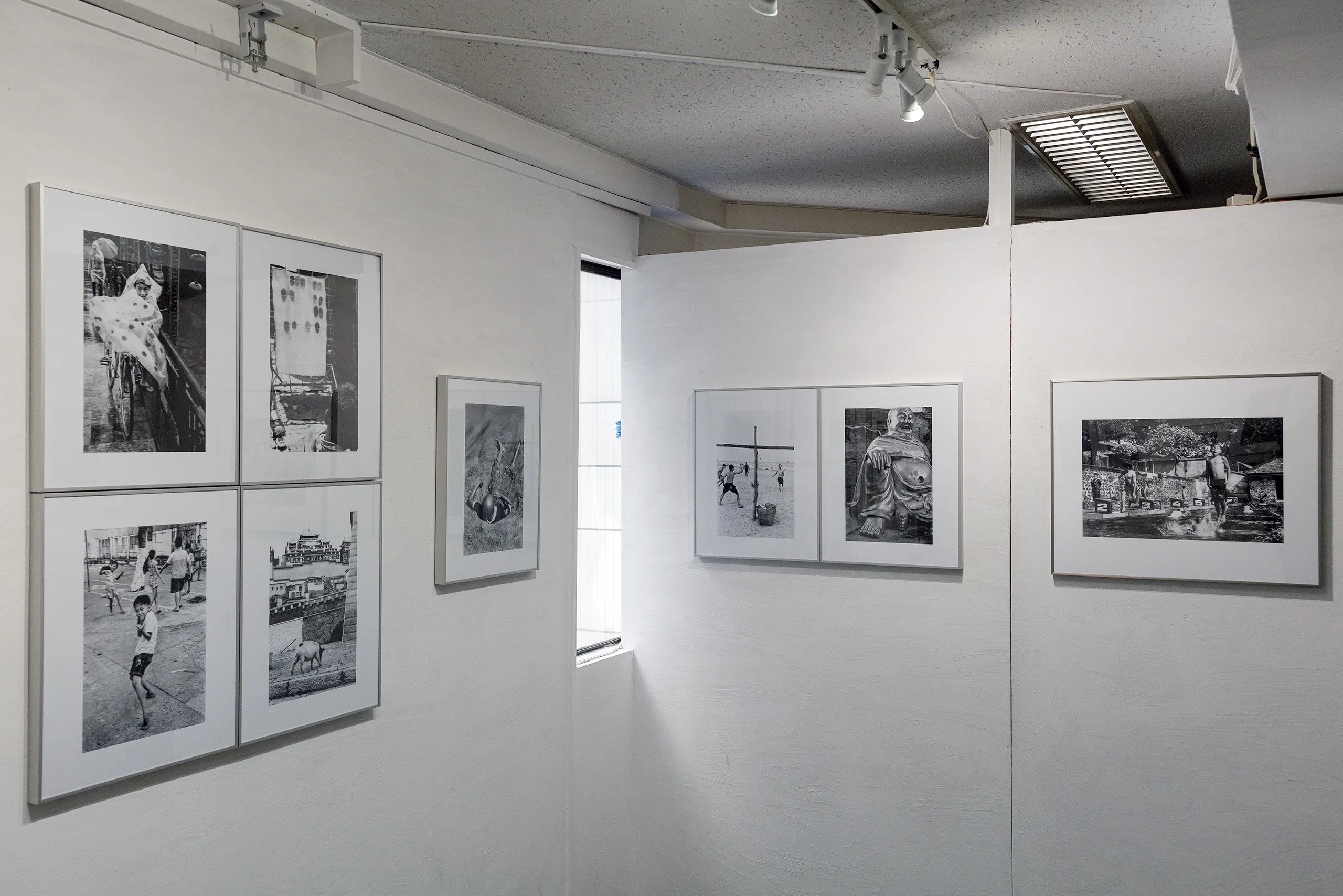 The Floating World — installation view at Place M Gallery, Tokyo, February 2026