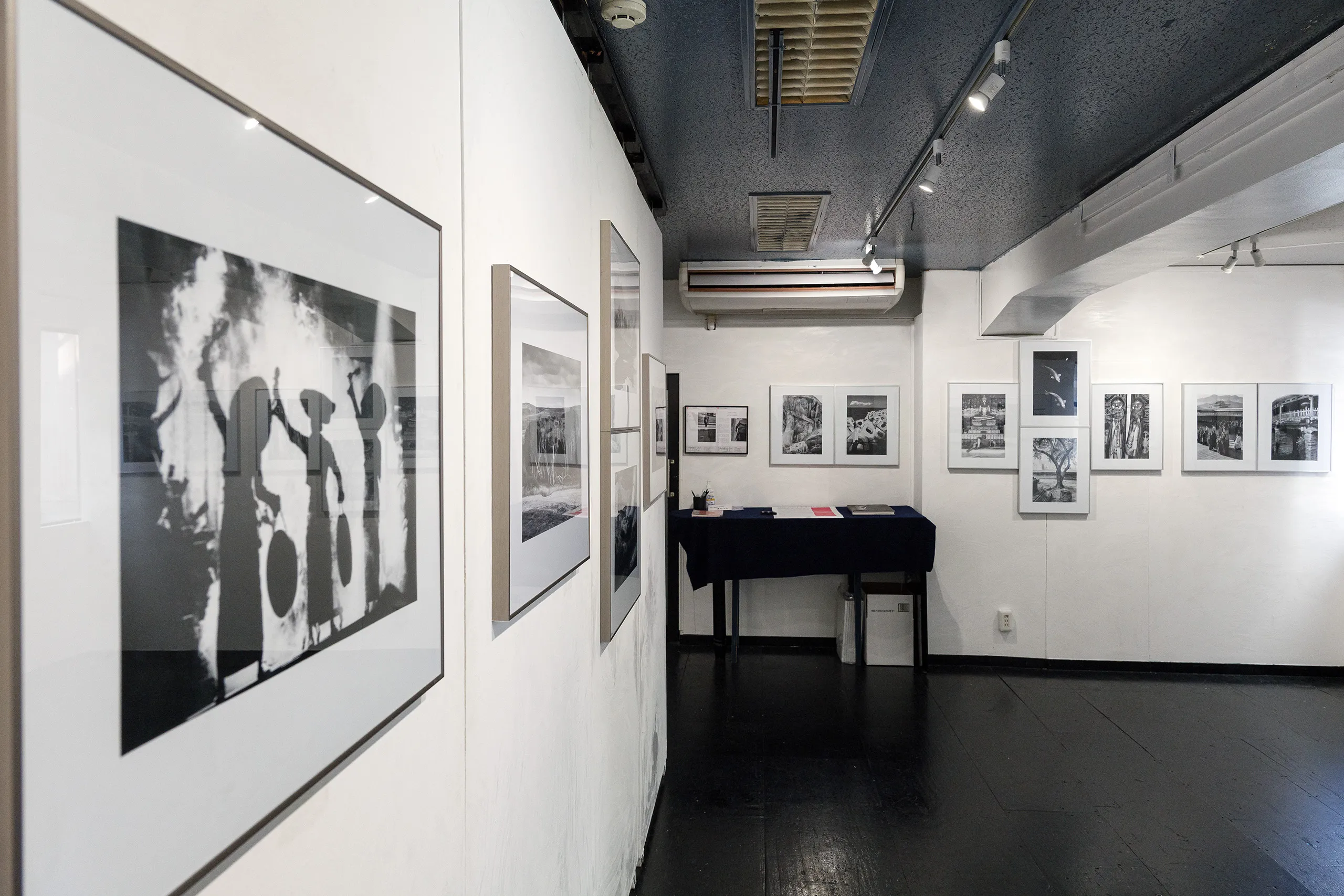 The Floating World — installation view at Place M Gallery, Tokyo, February 2026